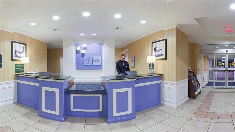 Holiday Inn Express Hotel & Suites Wichita Airport By Ihg المظهر الخارجي الصورة