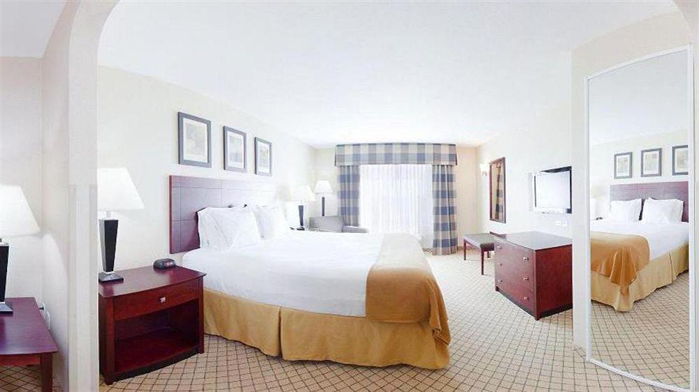 Holiday Inn Express Hotel & Suites Wichita Airport By Ihg المظهر الخارجي الصورة