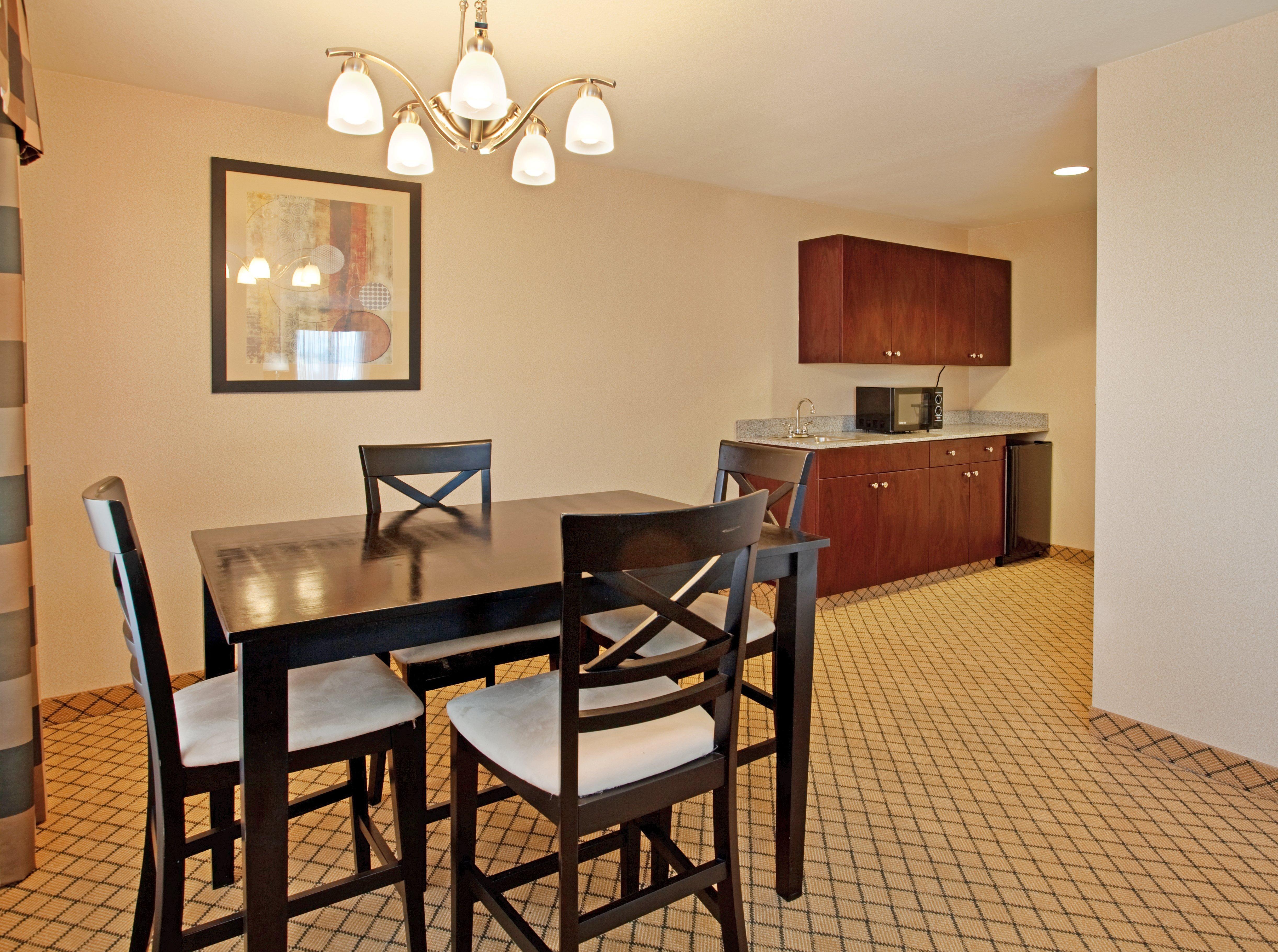 Holiday Inn Express Hotel & Suites Wichita Airport By Ihg المظهر الخارجي الصورة