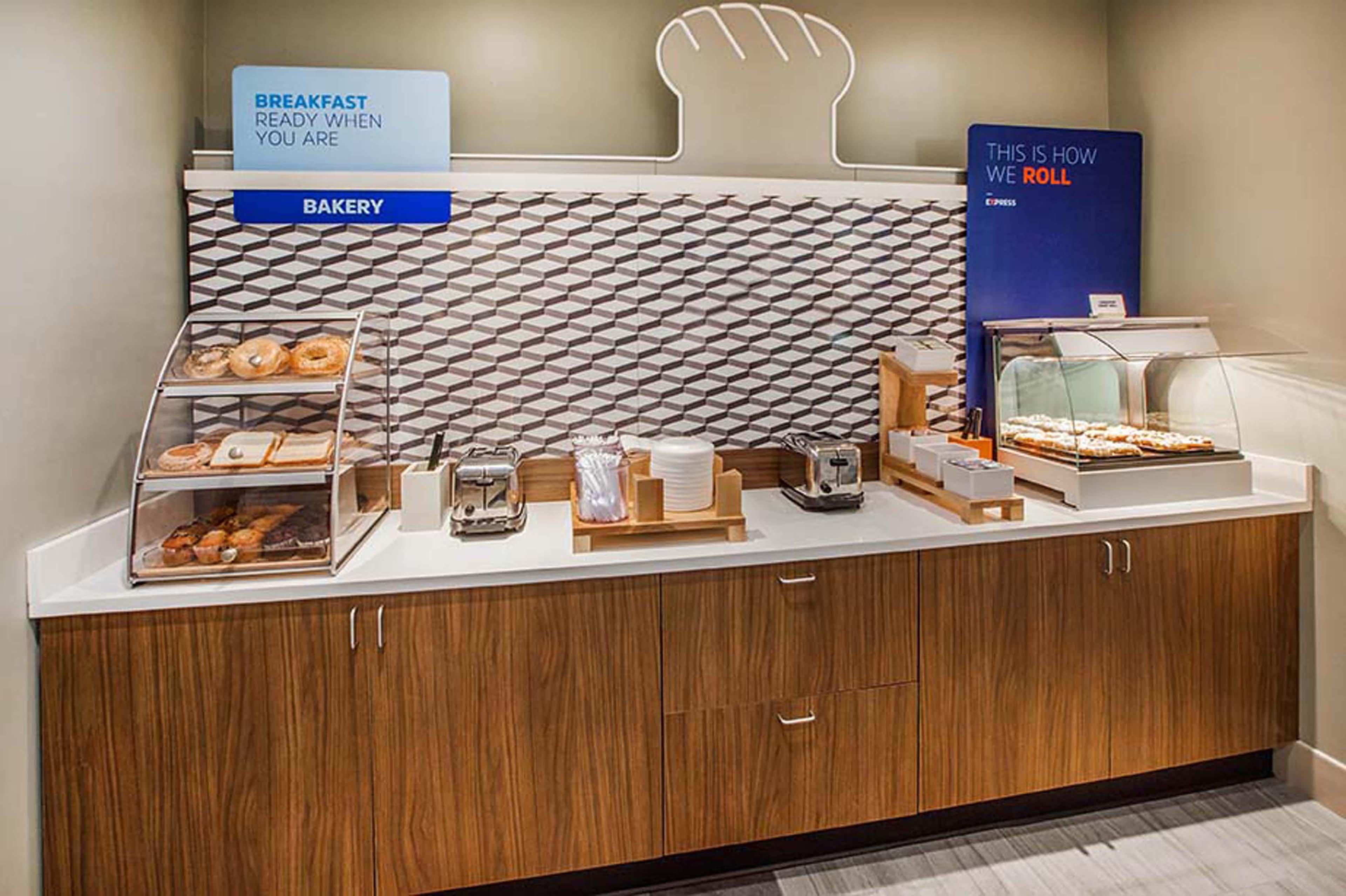Holiday Inn Express Hotel & Suites Wichita Airport By Ihg المظهر الخارجي الصورة