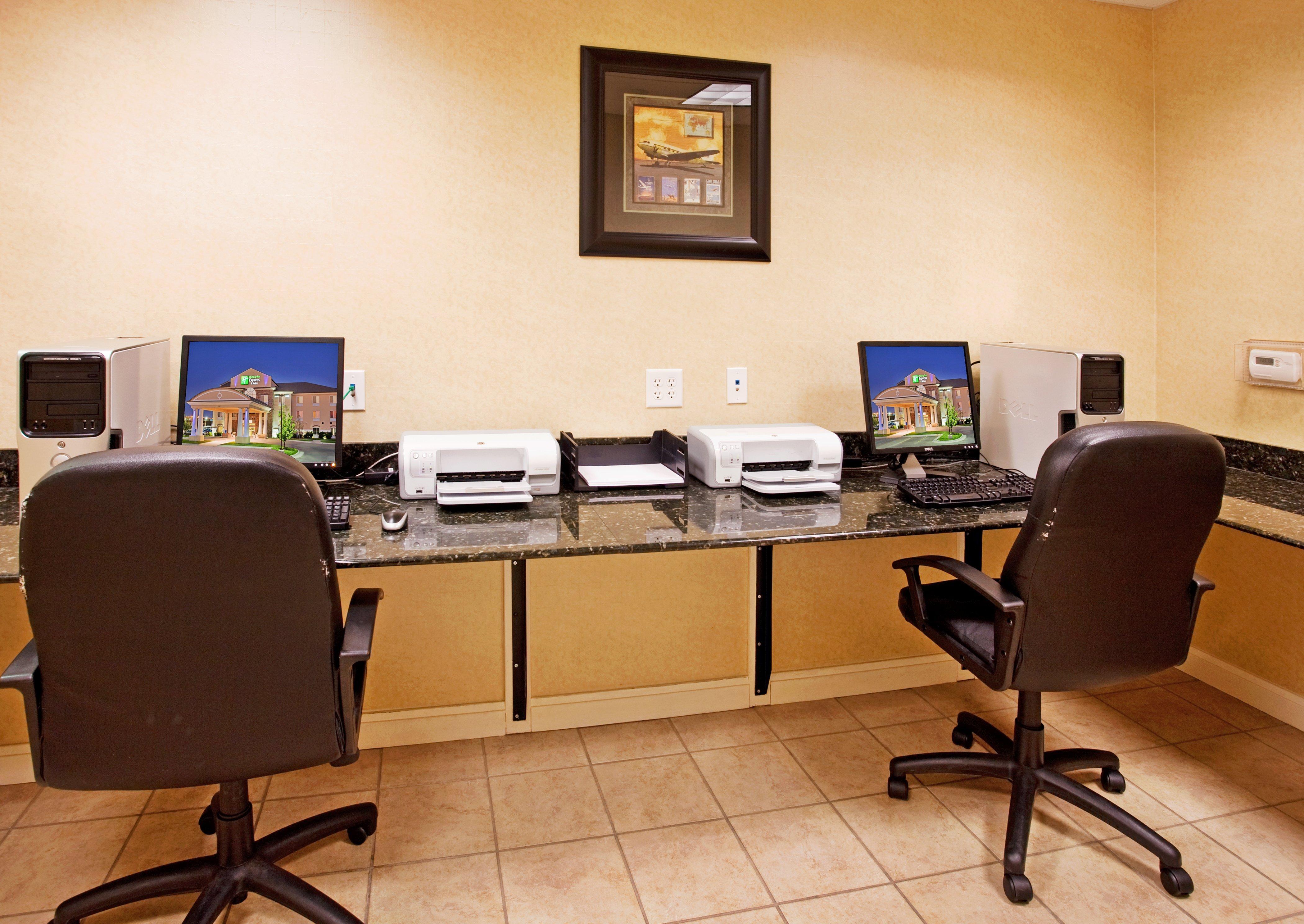 Holiday Inn Express Hotel & Suites Wichita Airport By Ihg المظهر الخارجي الصورة