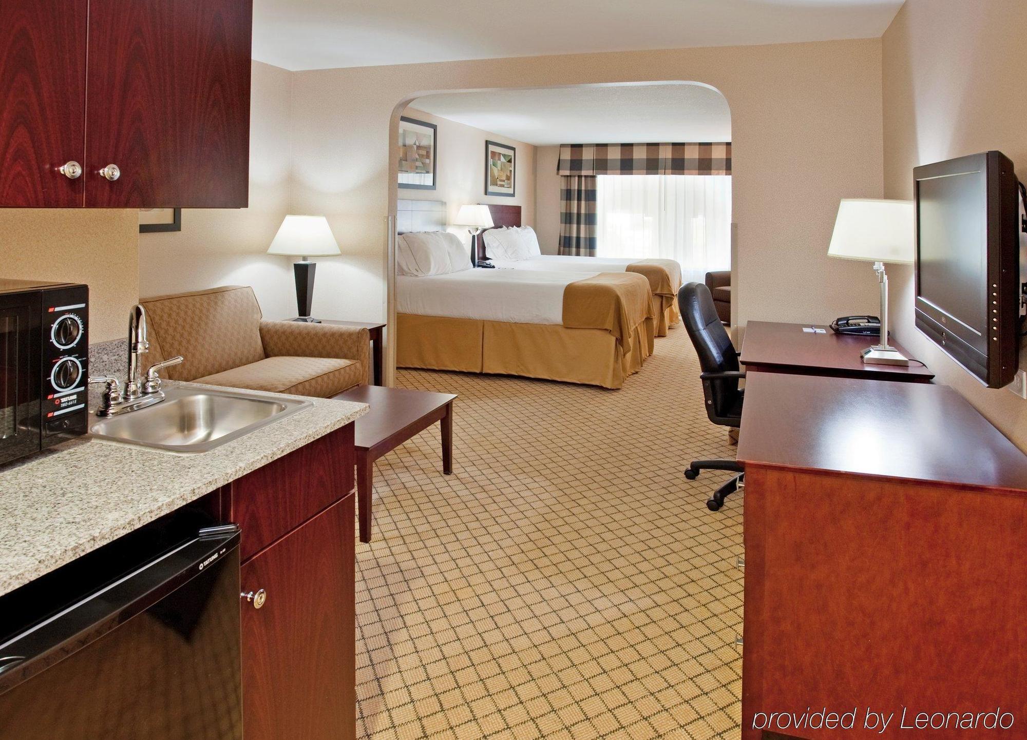 Holiday Inn Express Hotel & Suites Wichita Airport By Ihg المظهر الخارجي الصورة